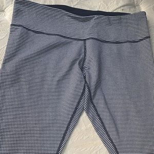 Mid length Lululemon leggings